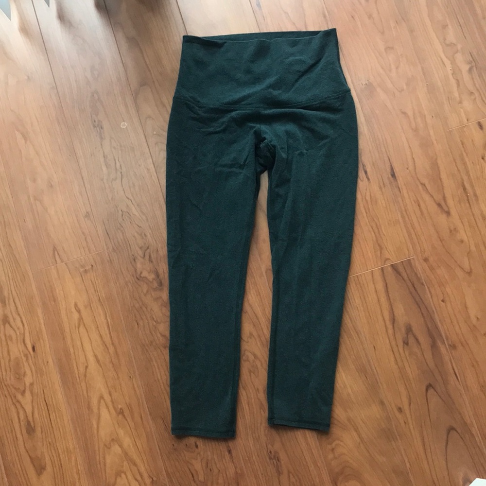 Size 6: lululemon crop leggings